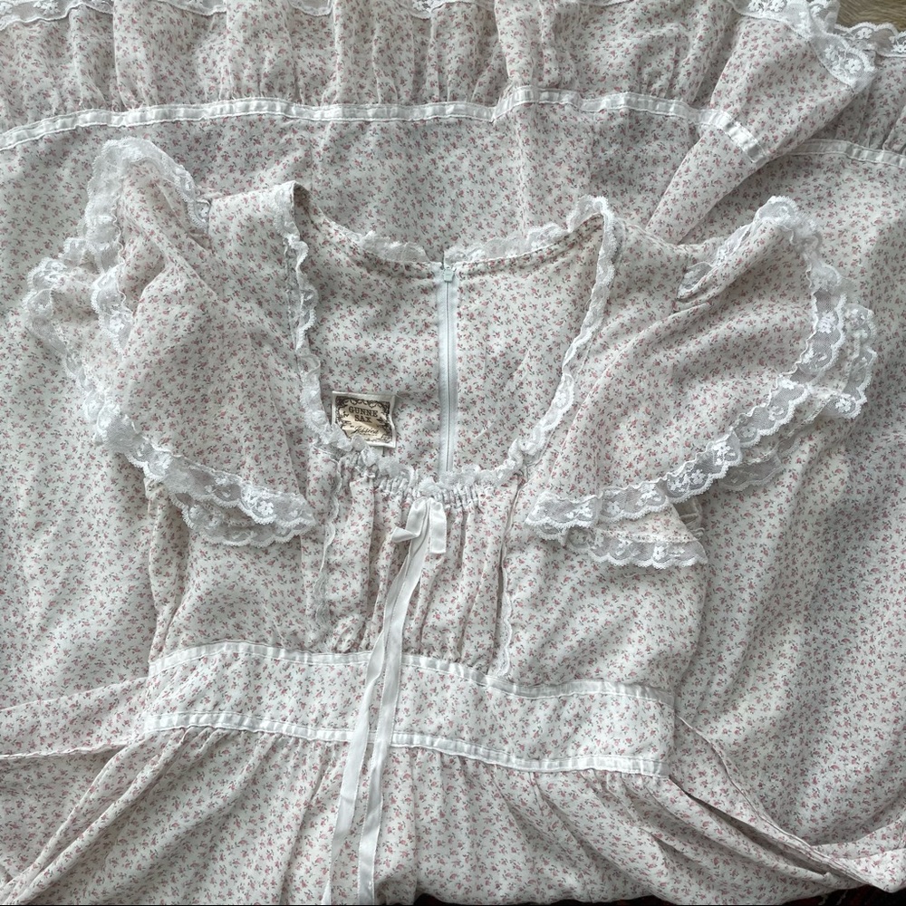 Beautiful vintage pink floral gunne sax dress
